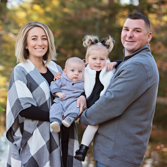 Profile Picture of Renee Fontaine (@reneefontaine) on Poshmark