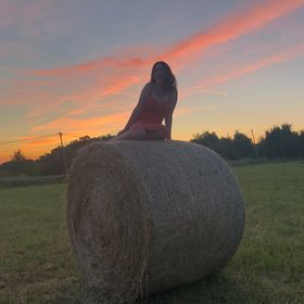 Profile Picture of Poppy Maya Burton (@poppymayaburton) on Pinterest