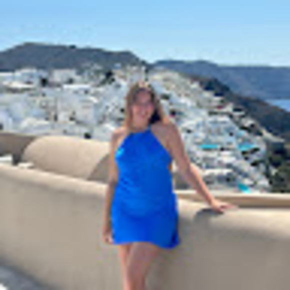 Profile Picture of Kianna Kotas (@kianna_km) on Poshmark