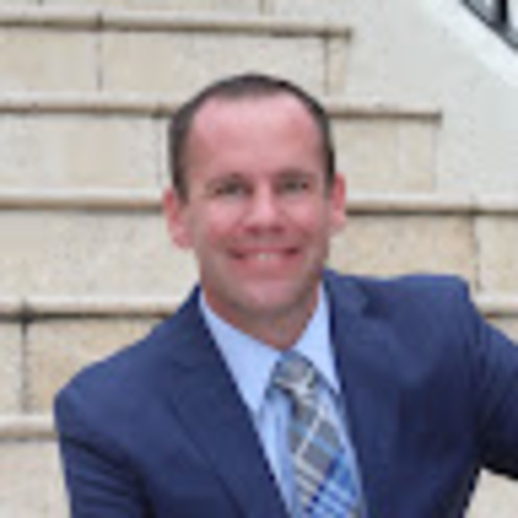 Profile Picture of Alex Obenauf (@aobenauf) on Poshmark