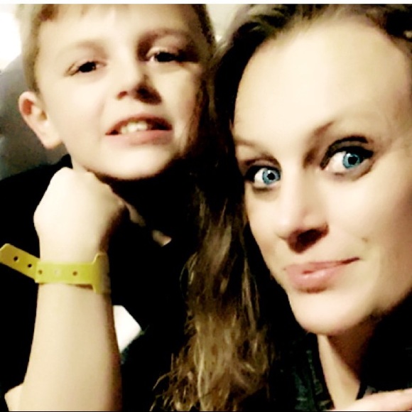 Profile Picture of Stephanie Szalewski (@chaosof7) on Poshmark