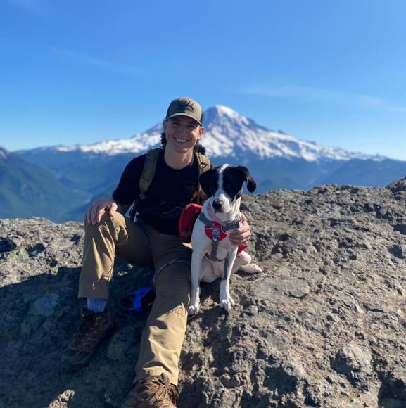 Profile Picture of Mark Roberto (@markroberto) on Poshmark