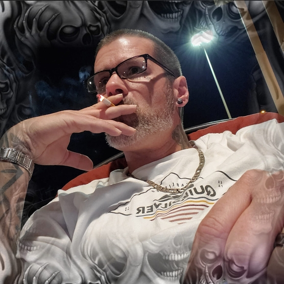 Profile Picture of Daniel Derosier (@danielderosier) on Poshmark