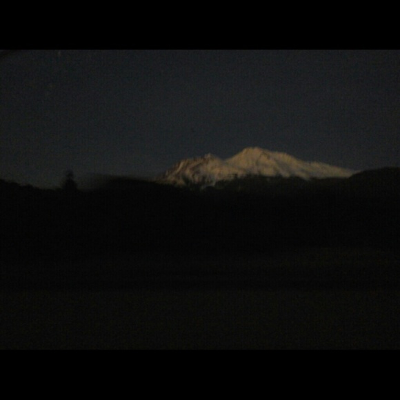 Profile Picture of Marilyn Mcmoore (@mmctaulealo) on Poshmark