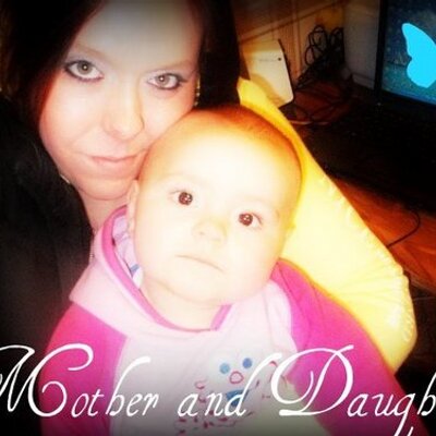 Profile Picture of Elizabeth Watts (@Evas_Mommy) on Twitter