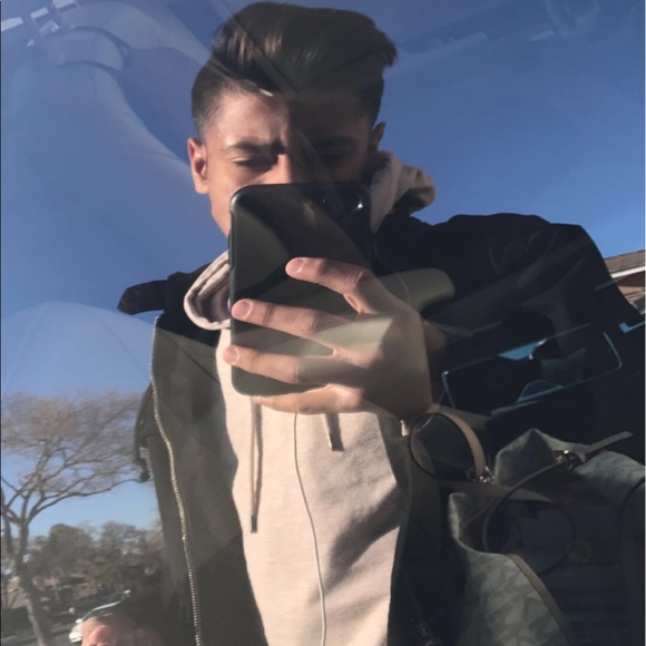 Profile Picture of Jerry Ramirez (@jerryjr10) on Poshmark