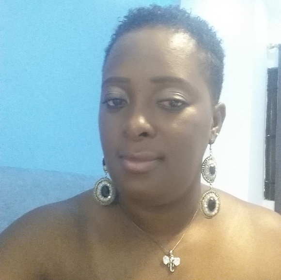 Profile Picture of Clara Bentsi (@noragusta1) on Poshmark