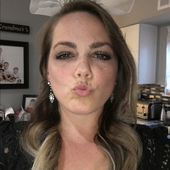 Profile Picture of Andrea Dicasoli (@andreadferrera) on Poshmark