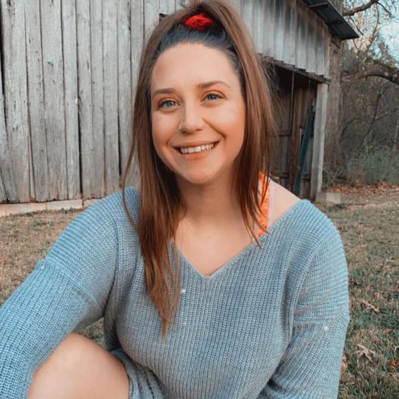 Profile Picture of Chelsea Jentzsch (@missyliccy) on Poshmark