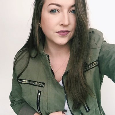 Profile Picture of Heather Lynn Hoskins (@hexplainsitall) on Twitter