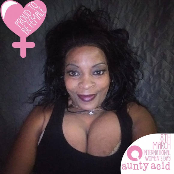 Profile Picture of Dawn Goodman (@dawnmoney) on Poshmark
