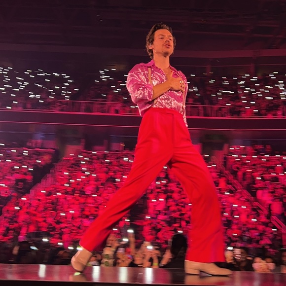 Profile Picture of Danielle Vizcarra (@soymilkchilled) on Poshmark