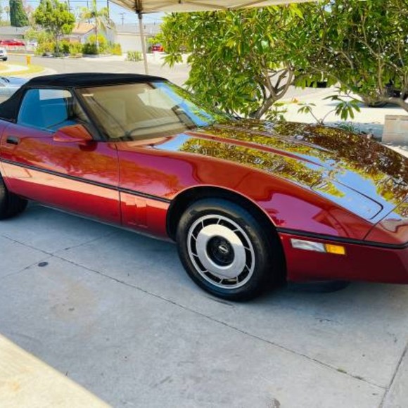 Profile Picture of Daniel Kinyon (@dantheman64) on Poshmark