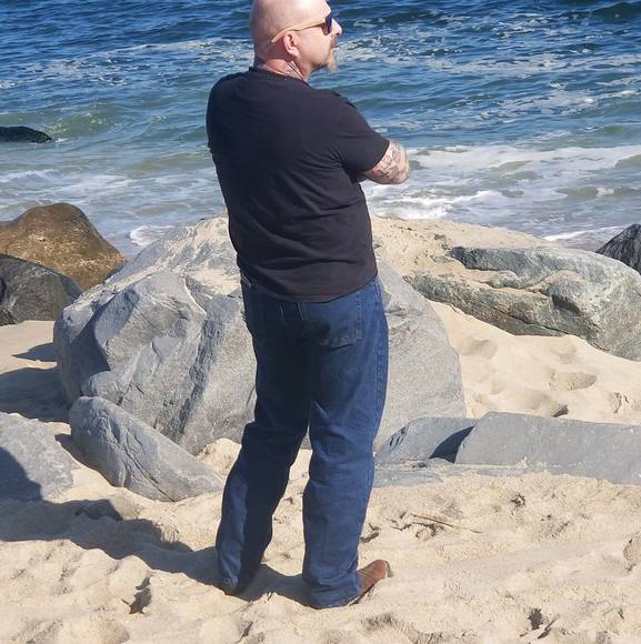 Profile Picture of Thomas Lusk (@thomaslusk) on Poshmark