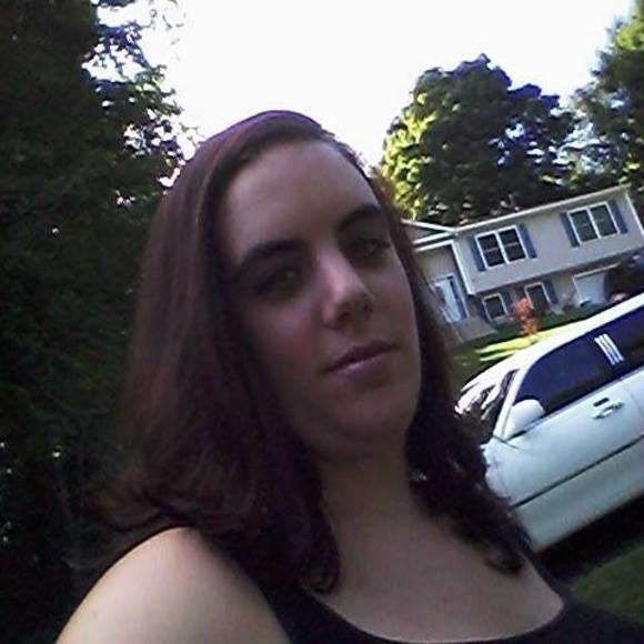 Profile Picture of Amanda Jakubczyk (@amandajakubczyk) on Poshmark