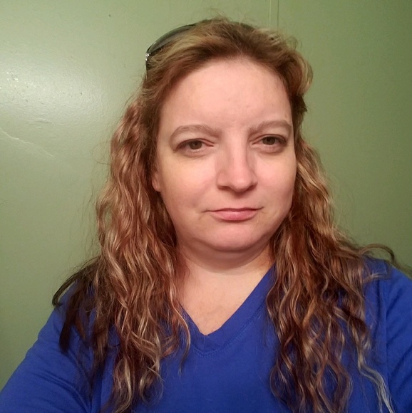 Profile Picture of Christina Pennock (@crbutterfliez) on Poshmark