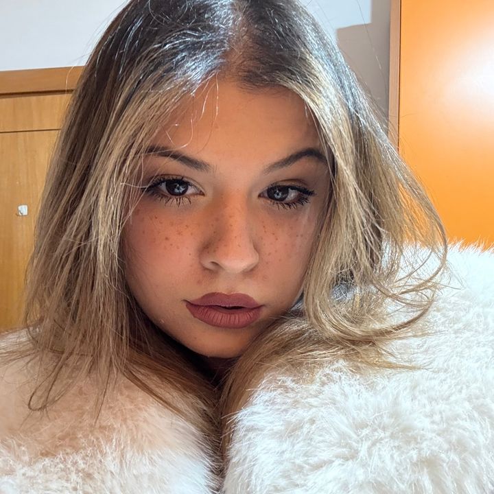 Profile Picture of Angela (@@angela_curci) on Tiktok