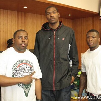 Profile Picture of Carlhines (@carlhines) on Twitter