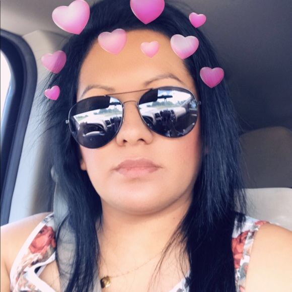 Profile Picture of Nohemi Hernandez (@nohemih1) on Poshmark