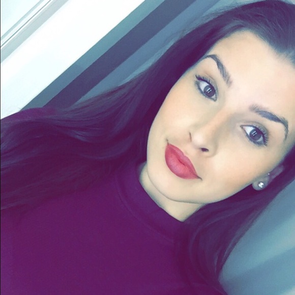 Profile Picture of Micaela Silva (@micax33) on Poshmark