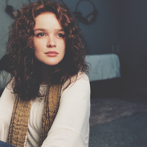 Profile Picture of Chloe Bryant (@chloeireneb) on Poshmark