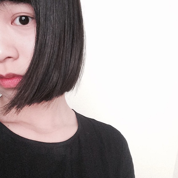 Profile Picture of Wini Huang (@weikuplazycat) on Poshmark