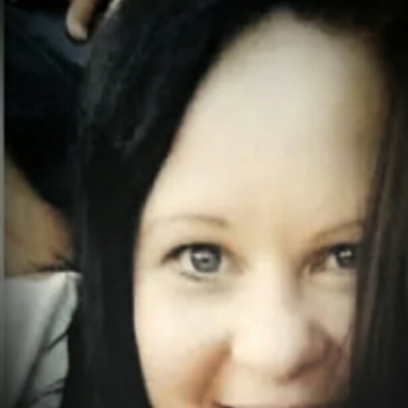 Profile Picture of Lynette Lambert aragon (@lambertaragon71) on Poshmark