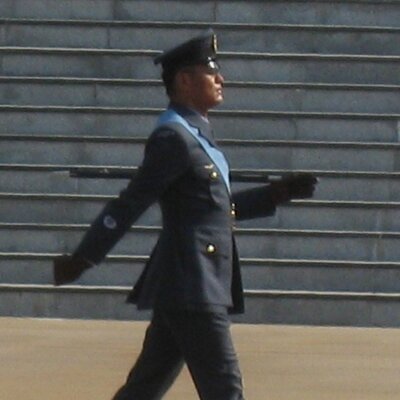 Profile Picture of Kenneth Choi (@SmallBeeBee) on Twitter