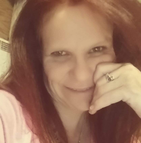 Profile Picture of Shawna Stroud (@shawnastroud) on Poshmark