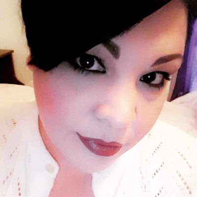Profile Picture of Stacy Jo (@ClutterByeOS) on Twitter