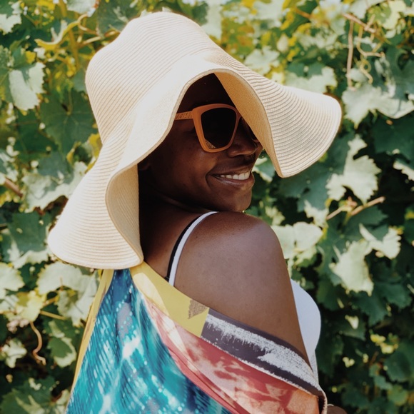 Profile Picture of Raquel Foster (@raquelfstr) on Poshmark
