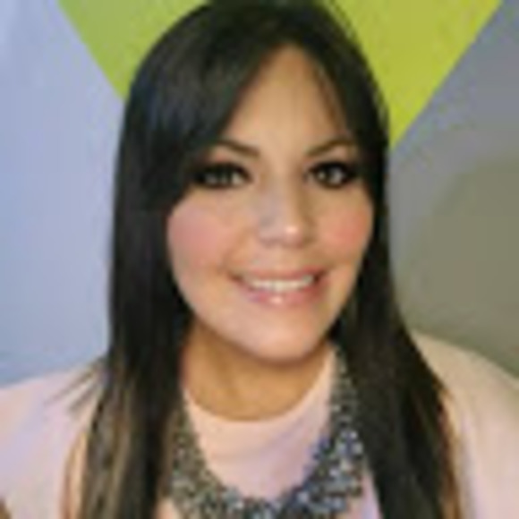 Profile Picture of Eileen Ayala (@vneelian) on Poshmark