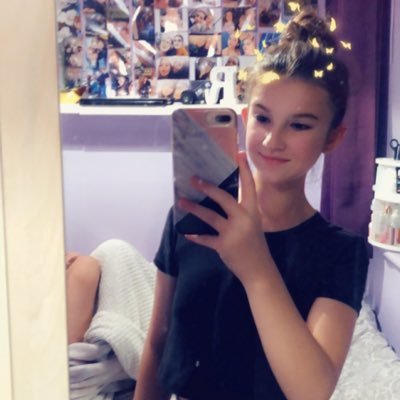 Profile Picture of Lily Stratton 💘 (@LilyStratton6) on Twitter