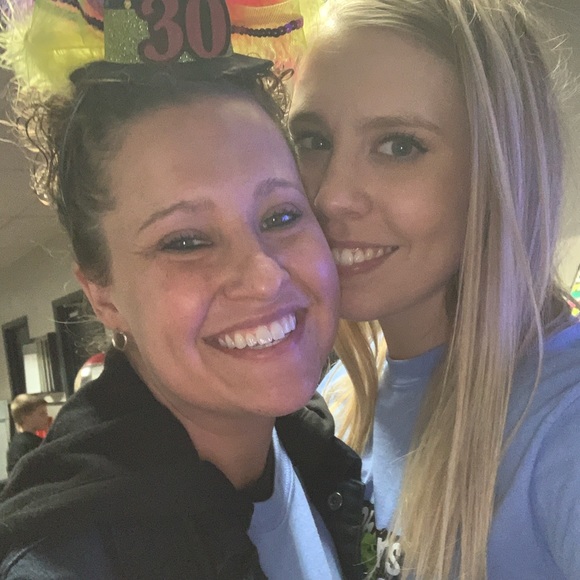 Profile Picture of Lauren Linsenbach (@lbach_12) on Poshmark