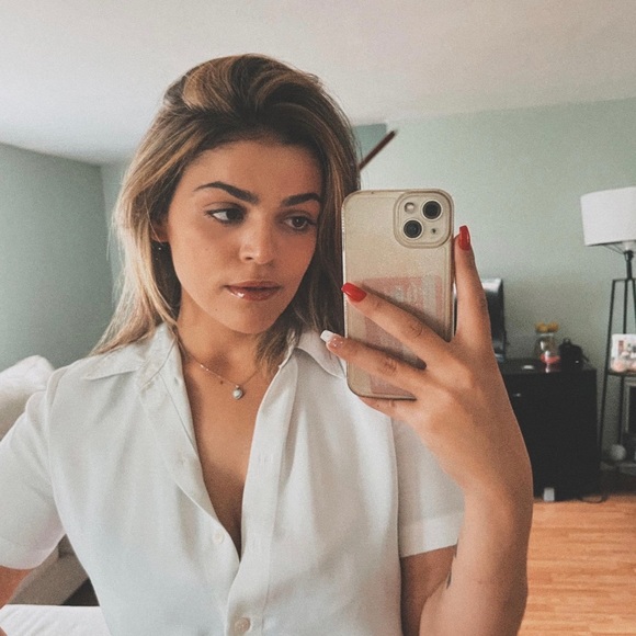 Profile Picture of Aline Rocha (@alinerochaulolo) on Poshmark