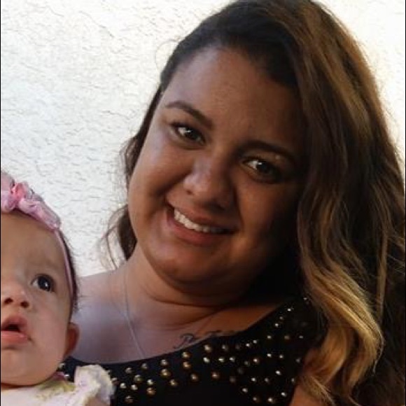 Profile Picture of Joanna Cuellar (@jomo987) on Poshmark