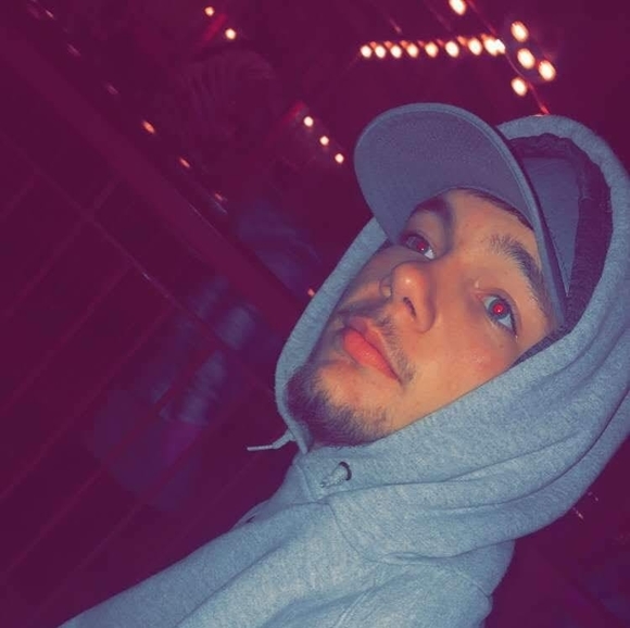 Profile Picture of Ryan Siders (@ryansiders6) on Poshmark