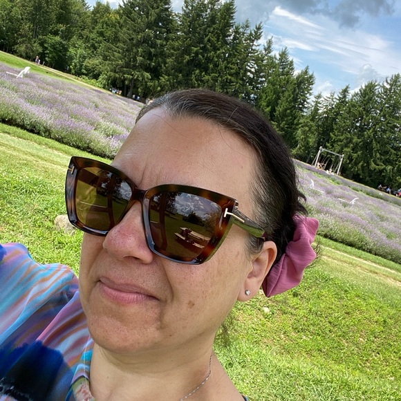 Profile Picture of Anna Pietroforte (@missap1001) on Poshmark