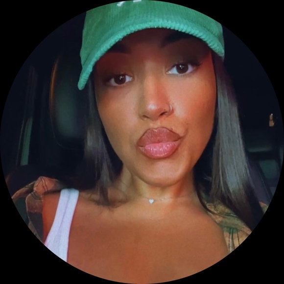 Profile Picture of Deanna Rubinacci (@deannarubinacci) on Poshmark