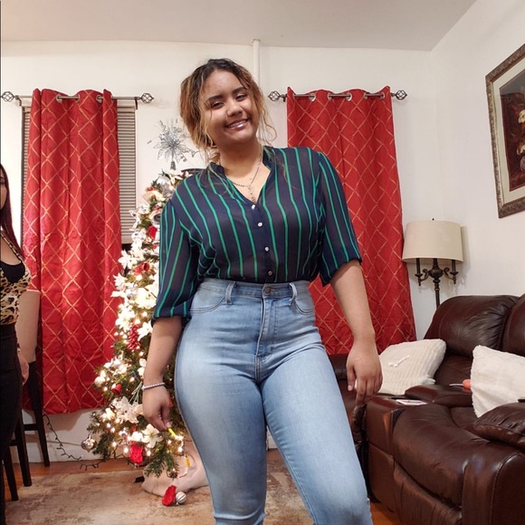 Profile Picture of Jismely Tejada (@jismely11) on Poshmark