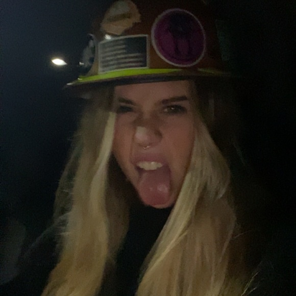 Marley Olson - Poshmark Profile Picture of Marley Olson (@marleyolson5) on Poshmark