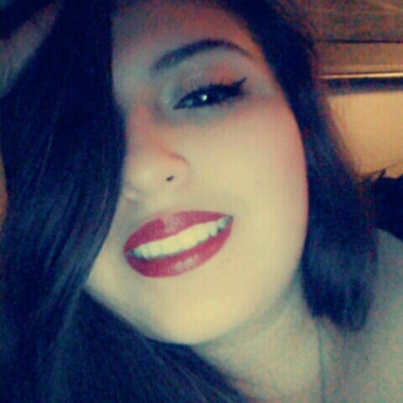 Jocelyn Bradshaw - Poshmark Profile Picture of Jocelyn Bradshaw (@jocelynbrad) on Poshmark