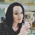 Profile Picture of Hannah Streeter (@hannahluvsbigbooks) on Instagram