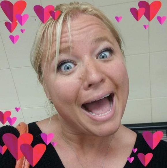 Profile Picture of Jennifer Manser (@manserjen) on Poshmark