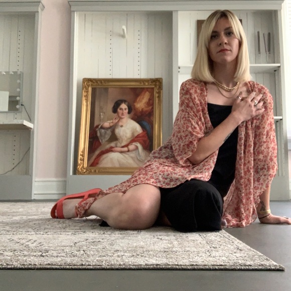 Profile Picture of Lindy Keefe (@lindy_keefe) on Poshmark