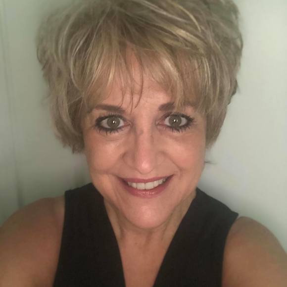 Profile Picture of Yvonne Keller (@ykeller) on Poshmark