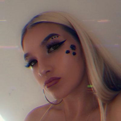 Profile Picture of Jenna Richards (@jenna_132002) on Twitter