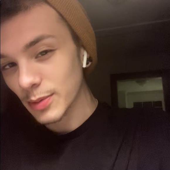 Profile Picture of Austin Braskett (@614_ozzy) on Poshmark