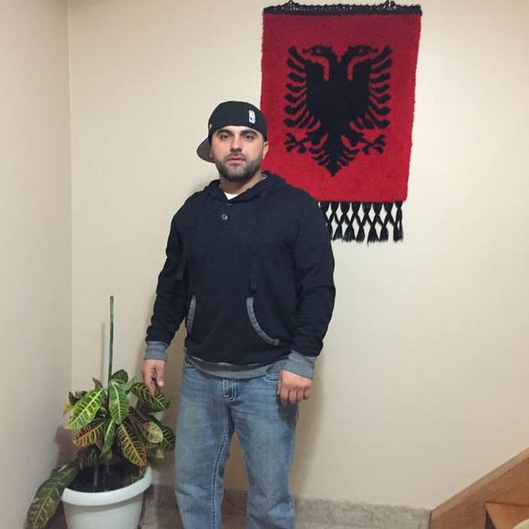 Profile Picture of Nazmii Papraniku (@bebeeee) on Poshmark