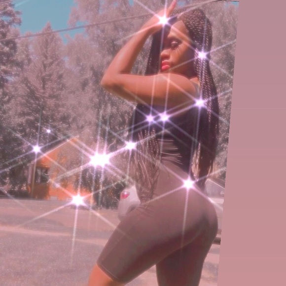 Profile Picture of Anaya Cissoko (@anayacissoko1) on Poshmark